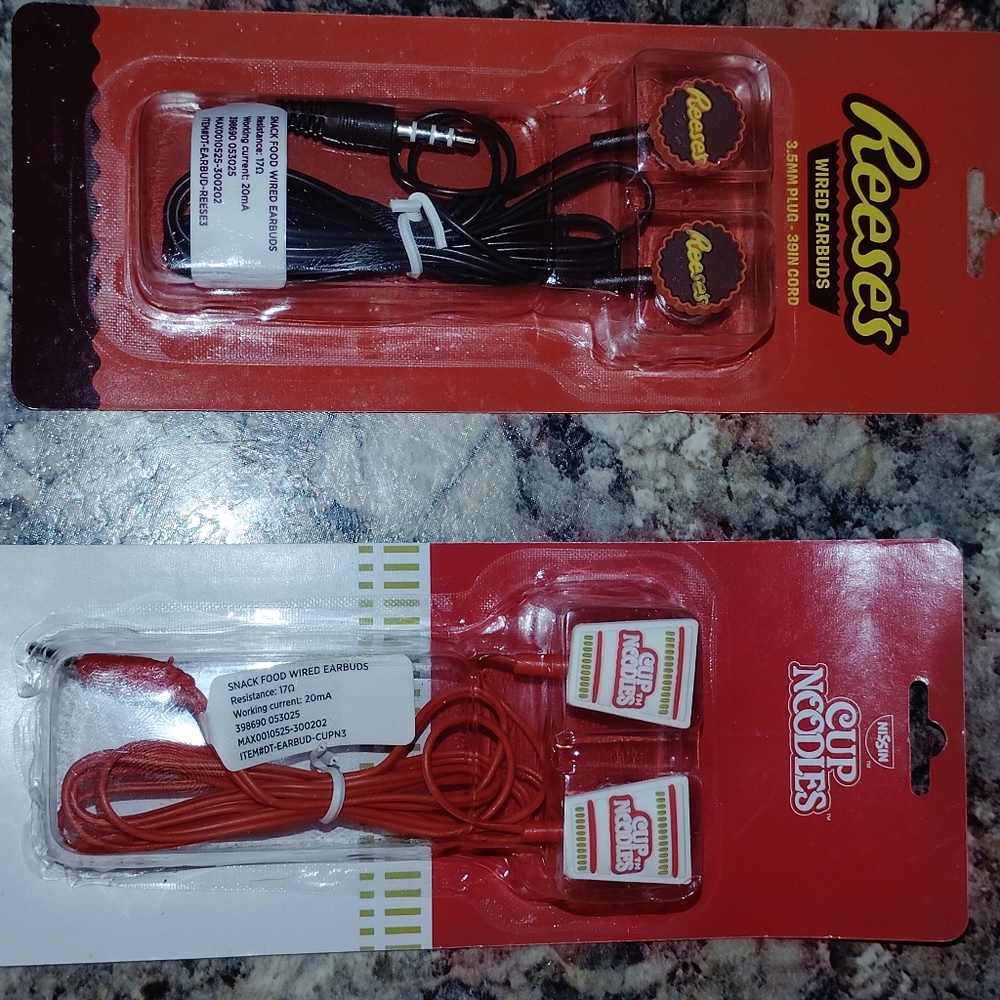 Red Wired Earbuds Pack Of Two Fun Food Earbuds New - Picture 2 of 4